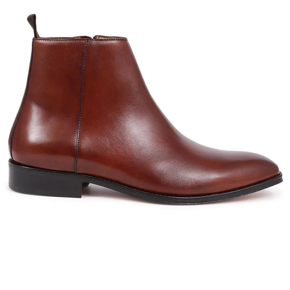 Sure, heres a more optimized title for the e-commerce product:

Stylish Flaxen Leather Ankle Boots - Model 325 744