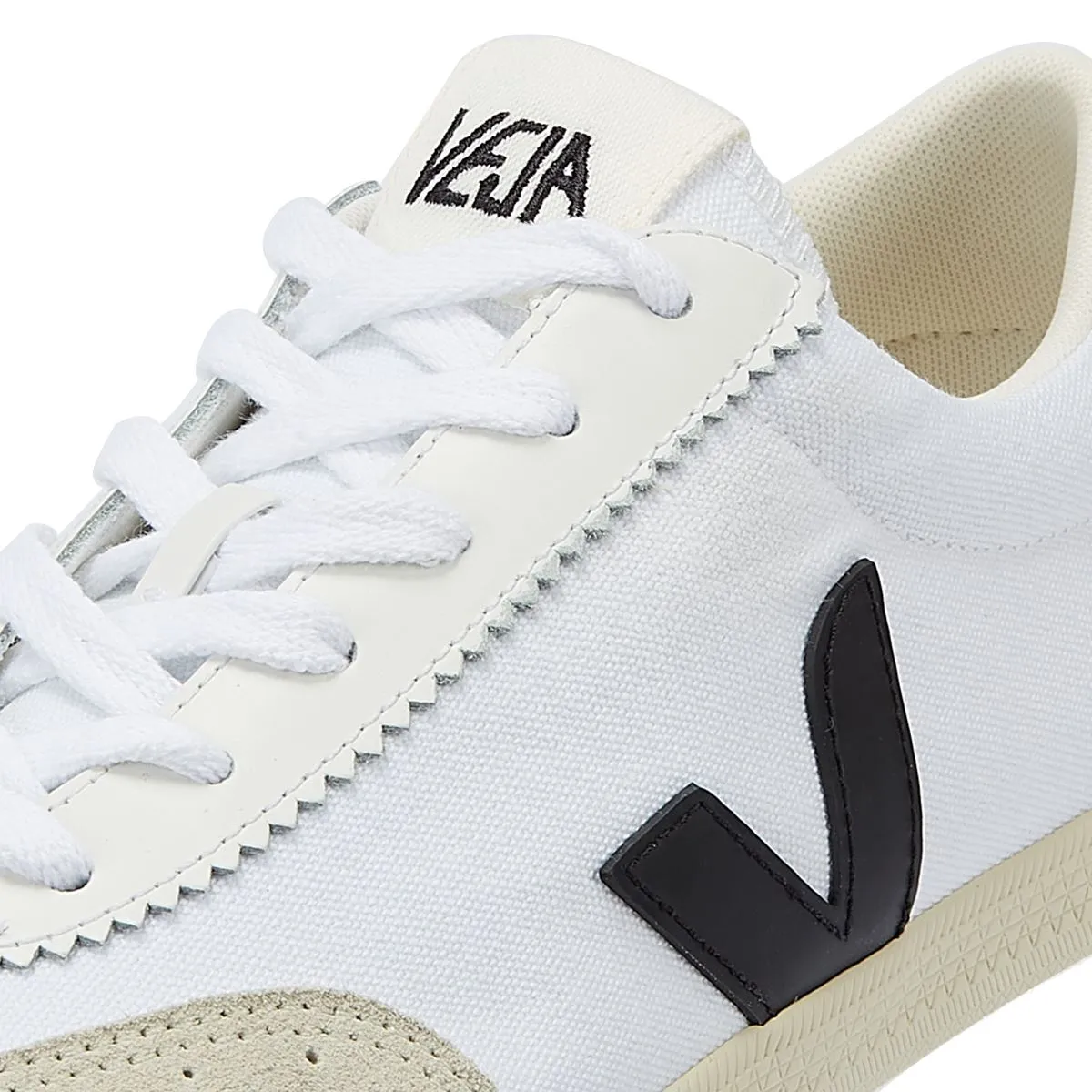 Veja Volley Men's White/Black Trainers